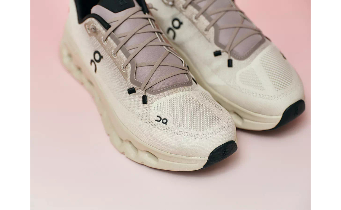 ON Cloudtilt Cinder Sand