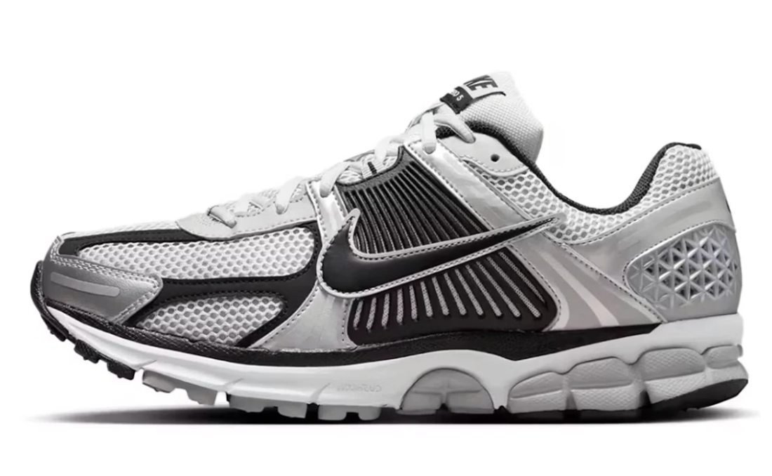 Nike Zoom Vomero Metallic Silver Black