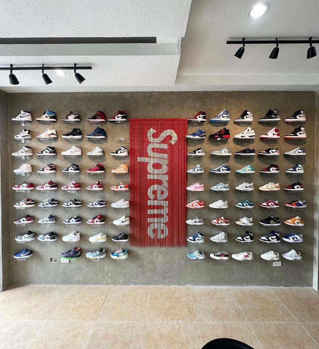 kicks automatic price